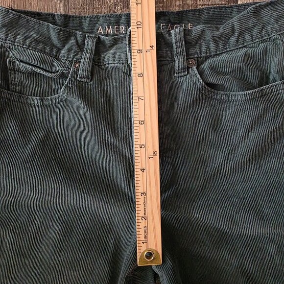 American Eagle Green Corduroy Stretch Mom Jeans size 2 Regular - Picture 8 of 9